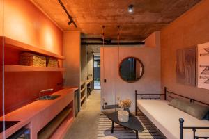 The Sandhaus Suite 1