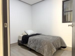 Dpto cerca de UANL, Ternium y el metro