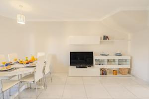 #082 Families Only - São Rafael by Home Holidays