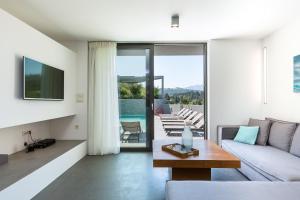 Elea Villas - Aspro & Blanche