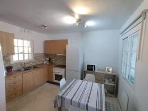 Mediterranean apartment near the beach with seaview, pool & balcony