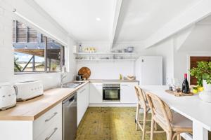 Saltys Silver Sands A playful pet friendly hideaway steps from Aldinga Beach