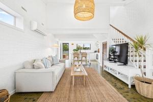 Saltys Silver Sands A playful pet friendly hideaway steps from Aldinga Beach
