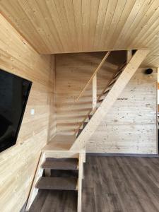 Cicha1 300 metrów od jeziora