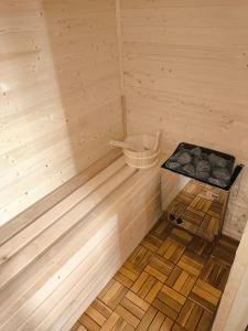 Cicha1 300 metrów od jeziora