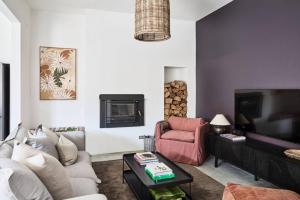 The Garden Cottage convenient, central stay with parking