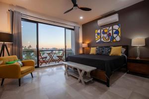 Private pool rooftop and BBQ Malecon 5 min walk