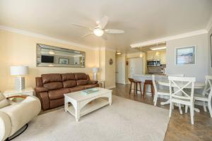 Oceanfront Beach Condo, Pool, Gym, Fishing Surfing