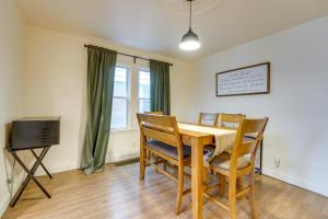 Walk to Dining and Art University District Gem!