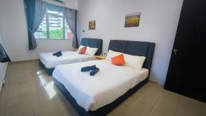 16 Pax Party House 4BR Semi - Double Storey BBQ Ready Ideal for Gathering
