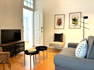 SJ2DE Heart of Lisbon, 1min to Augusta Arch! Spacious 2 APTS with 4BR& 2BA