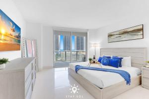 Apt with Private Balcony Incredible Pool