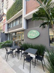 Studio 230m from the Brooklyn subway