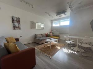 Spacious one bed Maida Vale Central Location wAC