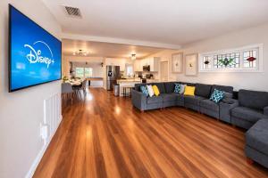 Private Pool Spacious 4BR Retreat Full Kitchen