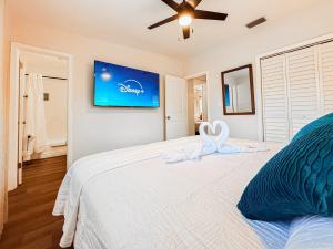Private Pool Spacious 4BR Retreat Full Kitchen