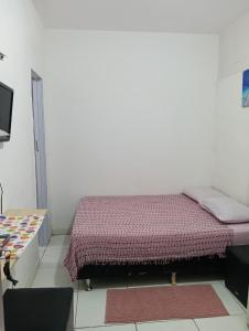 Apartamento Kitnet 5 no Tremembé Quarto Banheiro Cozinha compacta