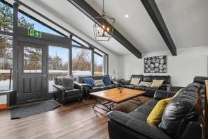 Mountain Trail-Smart TV-Self Check-In-Full Kitchen-Balcony-BBQ