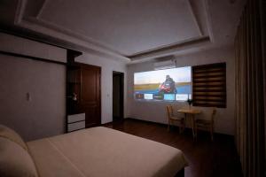 Spacious 4BR House - Elevator - 2km to West Lake