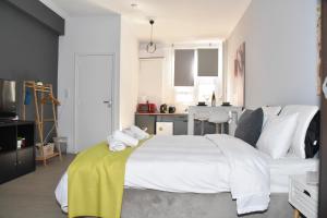 Aiolou 68str rooms & apartments