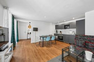 1 Bedroom Apartment near Eiffel Tower