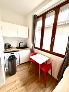 La Tronche studio climatisé wifi proche CHU