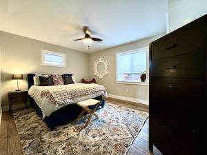 Charming 1 bedbath Suite in waterfront Cottage