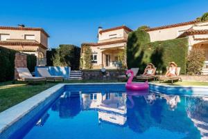 Villa Familiar cPiscina + Wifi y Parking Gratis by Sunset Rentals (Bonmont)