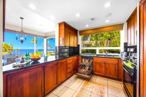 Kapalua Bay Villas 3 Free Rental Cars KBM Resorts Whale Watching 3 Units 5 Bedrooms ML-1191