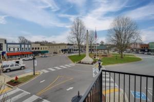Historic Lawrenceburg Loft: Balcony + Square Views