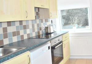 Cathedral View, Spacious City Centre, One Bedroom Flat - Chichester Holiday Properties