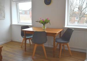 Cathedral View, Spacious City Centre, One Bedroom Flat - Chichester Holiday Properties