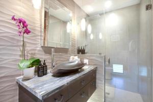 Kapalua Bay Villas 4 Free Rental Cars KBM Resorts Panoramic Ocean Views 4 Units 5 Bedrooms ML-2053