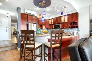 Napili Point 2 FREE Rental Cars KBM Resorts Water Front 2 Units 2 Bedrooms ML-2525