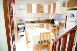 Casa a 400m da Praia do Morro das pedras-Varanda com Rede e WiFi