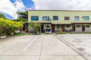 Apto c área de churrasco no Portinho CFN0847