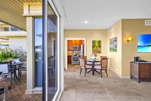 NEW KBM Resorts FREE CAR Kapalua Bay Villa Oceanfront 1-Bedroom Condo with Amazing views KBV-35G2