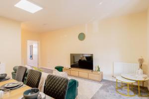 Spacious 3 Bed in Letchworth by ARP HOMES, Ideal for contractors and Long Term Stays, Sleeps 6