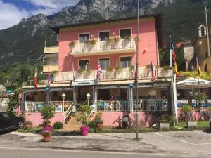 Basic Double Room with Mountain View room in Hotel Vela Azzurra