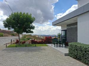 Casa Vista Bela em Bezerros 4 qts com ar 10 pessoas
