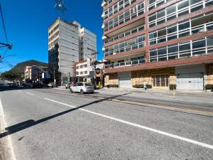 Charminho a 200m da Feirinha - Piscina e Garagem