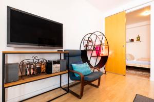 Cosy Parkside Apartment Prague