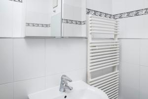 Cosy Parkside Apartment Prague