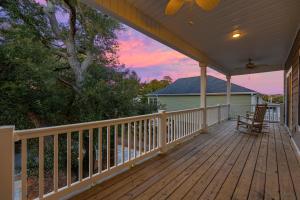 2min WALK to Beach, Pool, Hot Tub, SL16, 5BR House