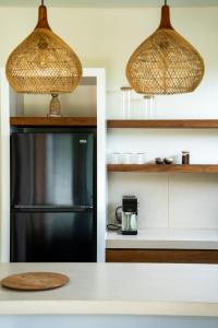 Majo 1BR Romantic Villa - 3 Min to Thomas Beach