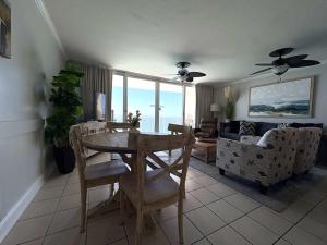 Oceanfront 23rd floor Condo Pools Gym Wifi