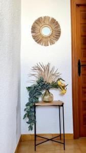 La Casita Denia, charming 2BR Townhouse with shared Pool, 1km to Beach