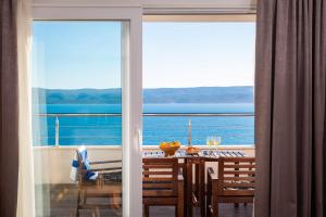 Villa Jolara With Heated Pool - Deluxe Apartments 4 & 19