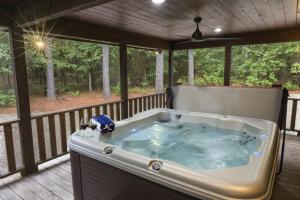 2miles Choctaw Landing, 6BR Cabin, HotTub, Firepit