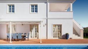 Family villa Azzurra with pool in Porec